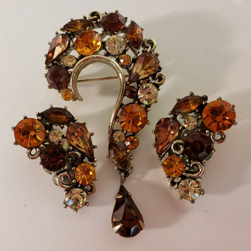 VINTAGE Lisner Pin & Earring Set - Picture 2 of 6